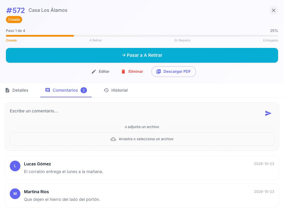 Pestaña Comentarios con el campo para escribir, la zona para adjuntar un archivo y dos comentarios de Lucas Gómez y Martina Ríos